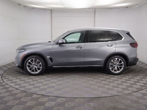 New 2026 BMW X5 xDrive50e w/ Executive Package image 8