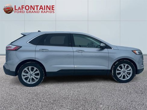 Used 2022 Ford Edge Titanium w/ Equipment Group 301A image 8