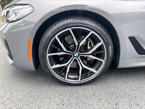 Used 2022 BMW 540i w/ M Sport Package RWD image 11