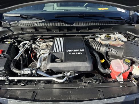 Used 2025 Chevrolet Suburban Z71 w/ Z71 Off-Road Package image 35