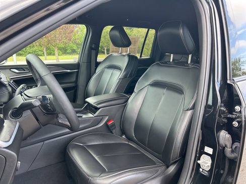 Used 2024 Jeep Grand Cherokee L Limited RWD image 20