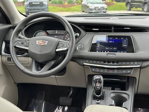 Used 2023 Cadillac XT4 Premium Luxury w/ Enhanced Visibility Package AWD/4WD image 11