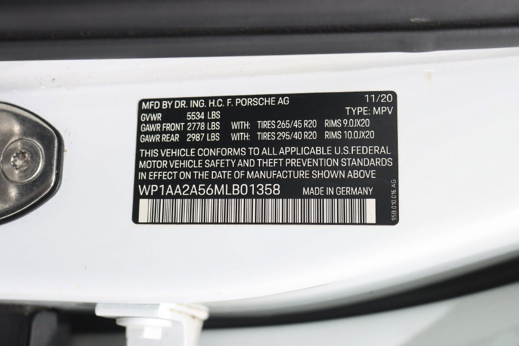 Used 2021 Porsche Macan AWD/4WD image 38