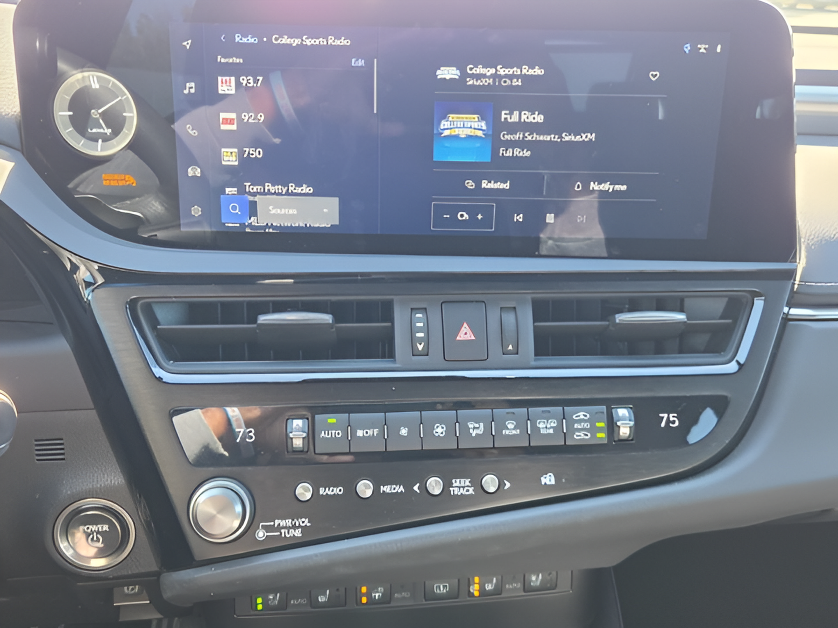Certified 2024 Lexus ES 300h F Sport w/ Accessory Package (Z2) FWD image 16