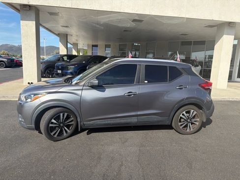 Used 2020 Nissan Kicks SV FWD image 3