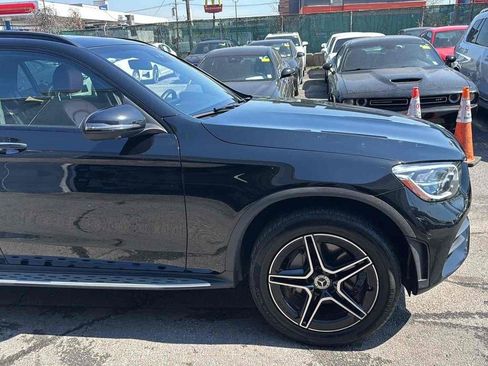 Used 2021 Mercedes-Benz GLC 300 4MATIC image 9