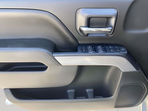 Used 2018 Chevrolet Silverado 1500 LT AWD/4WD image 13