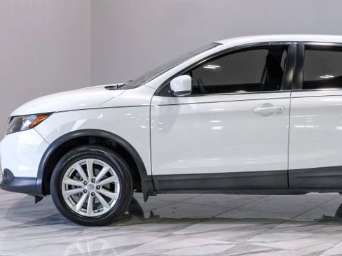 Used 2018 Nissan Rogue Sport S w/ S Appearance Package FWD image 16