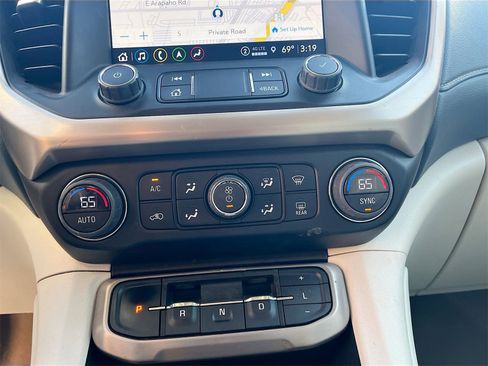 Used 2023 GMC Acadia Denali image 16