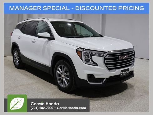 Used 2024 GMC Terrain SLT AWD/4WD image 1