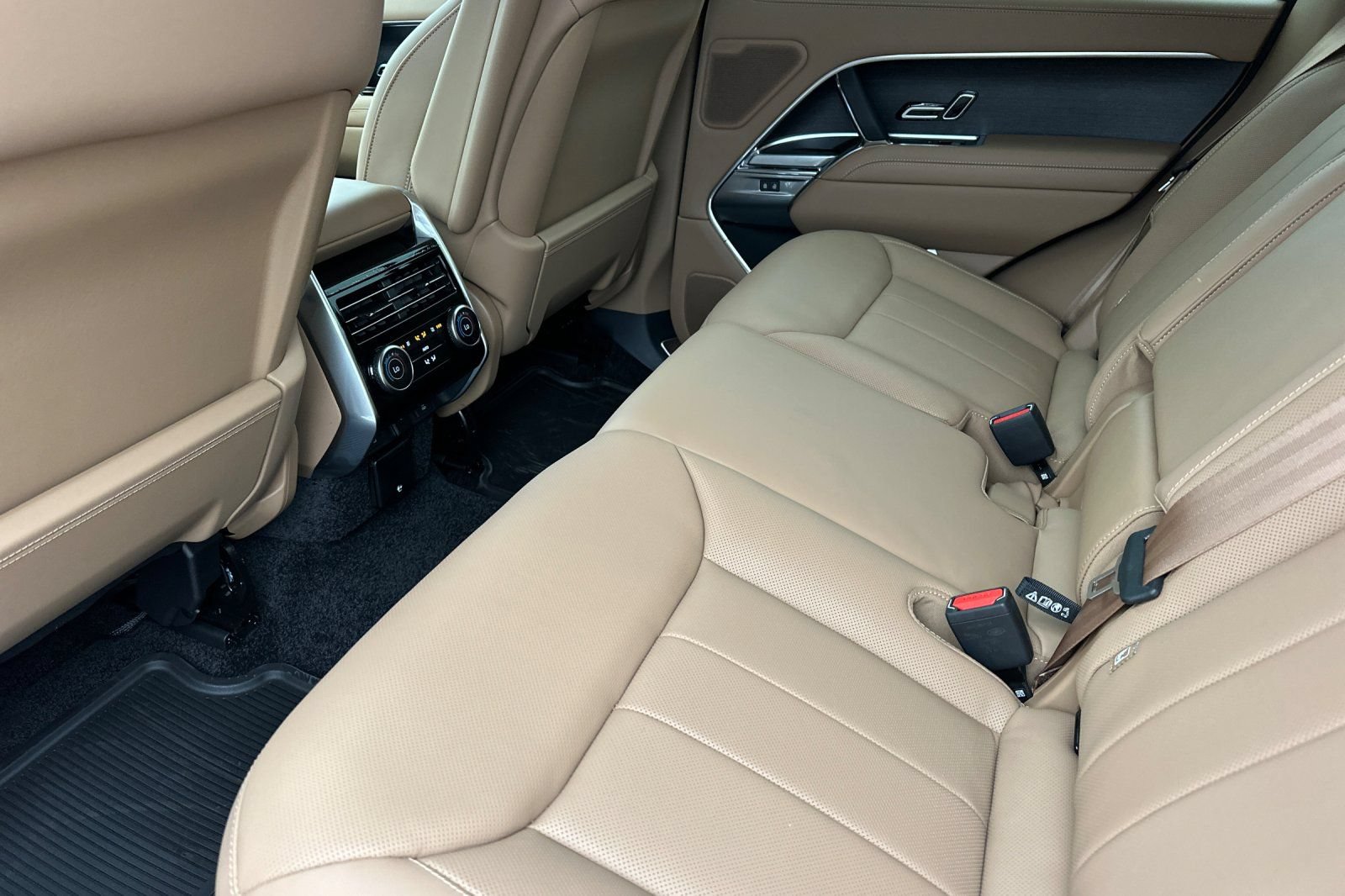 New 2026 Land Rover Range Rover SE AWD/4WD image 12