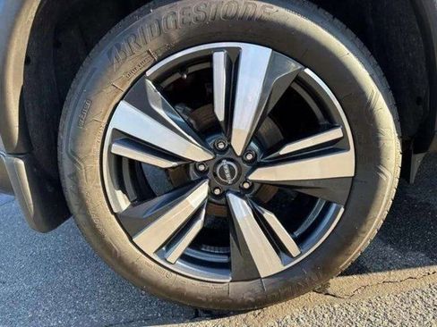 Used 2023 Nissan Rogue SL w/ SL Premium Package image 27