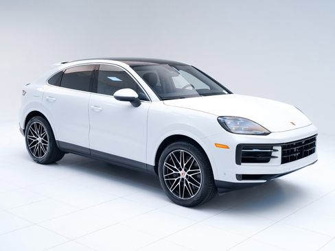 New 2026 Porsche Cayenne Coupe image 7