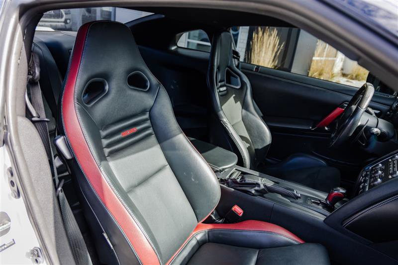 Used 2015 Nissan GT-R Black Edition AWD/4WD image 32