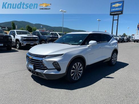 Used 2023 Chevrolet Blazer Premier w/ Driver Confidence II Package AWD/4WD image 3