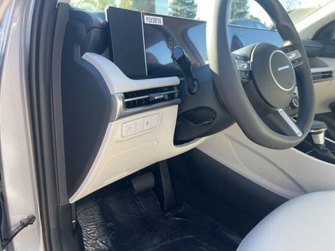 New 2026 Hyundai Tucson SE image 13