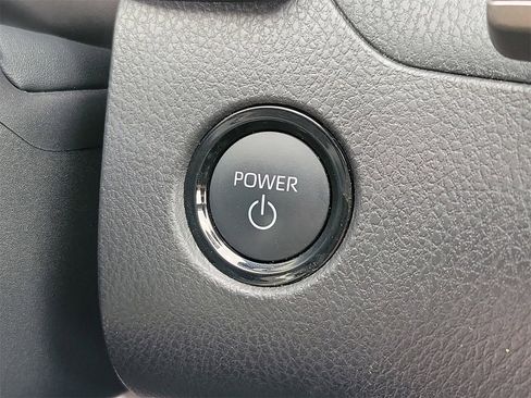 Used 2025 Toyota Camry LE image 31