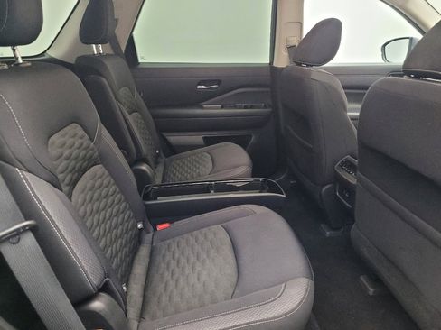 Used 2022 Nissan Pathfinder SV w/ SV Premium Package image 19