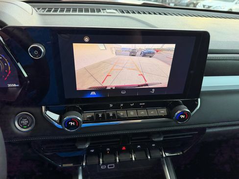 Used 2024 Chevrolet Colorado LT w/ LT Convenience Package image 11