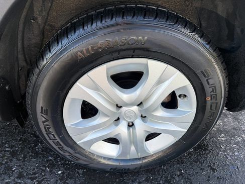 Used 2015 Toyota RAV4 LE image 10