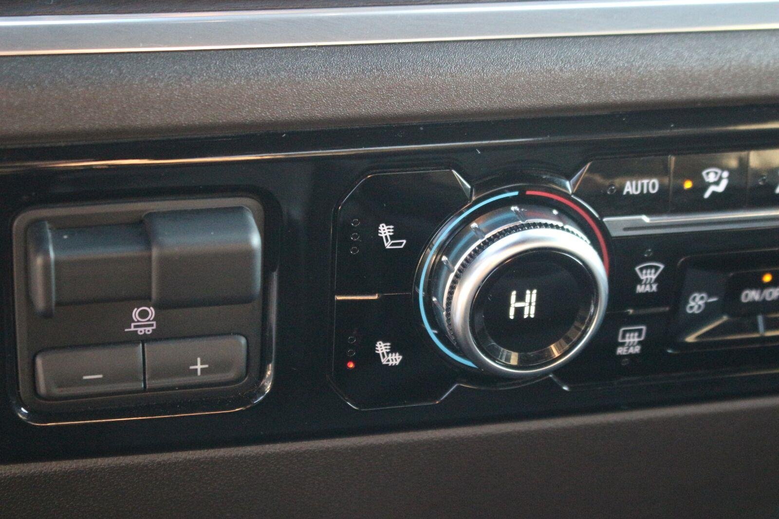 Used 2025 GMC Sierra 1500 SLT AWD/4WD image 26