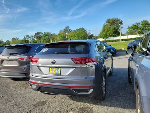 Used 2021 Volkswagen Atlas Cross Sport SE w/ Panoramic Sunroof Package image 30