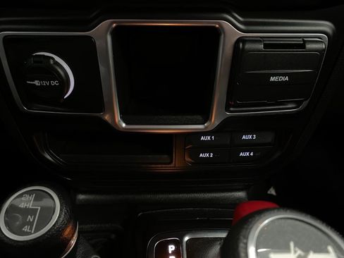 Used 2023 Jeep Wrangler Unlimited Sport image 24