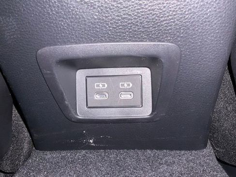 Used 2025 Toyota Corolla Cross XLE w/ Convenience Package image 15