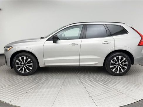 Certified 2025 Volvo XC60 B5 Plus image 5