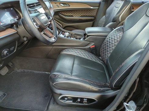 Used 2022 Jeep Grand Cherokee L Summit w/ Luxury Tech Group V AWD/4WD image 16