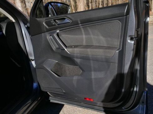 Used 2020 Volkswagen Tiguan S image 41