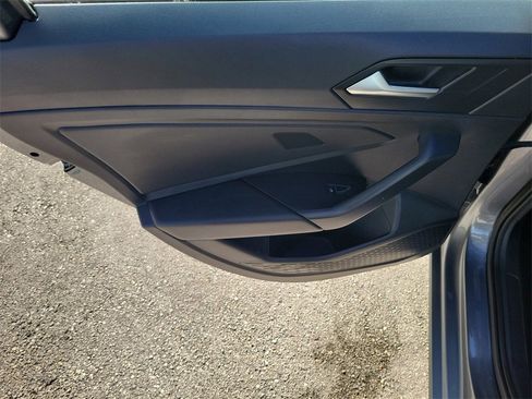 Certified 2022 Volkswagen Jetta Sport image 11