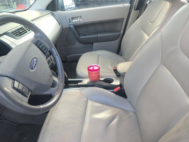 Used 2009 Ford Focus SEL FWD image 5