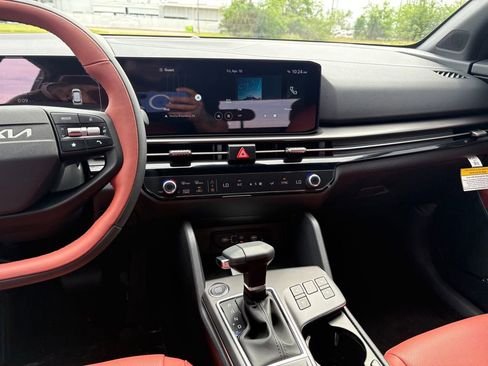 New 2026 Kia Sportage LX image 13