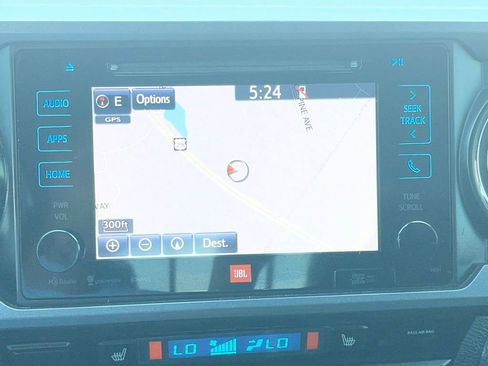 Used 2018 Toyota Tacoma TRD Sport AWD/4WD image 58