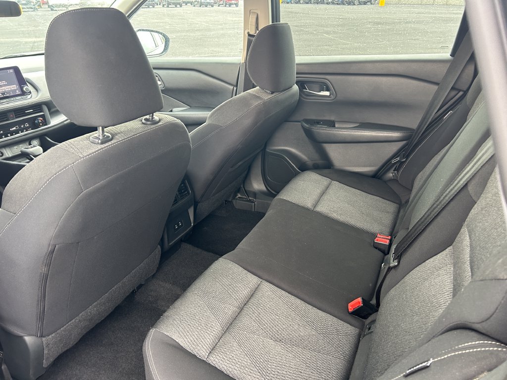 Used 2025 Nissan Rogue SV AWD/4WD image 30