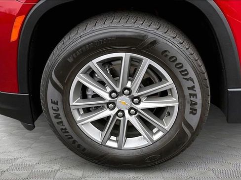Used 2023 Chevrolet Traverse LT image 22