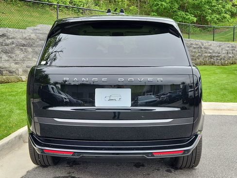 New 2026 Land Rover Range Rover Long Wheelbase SE AWD/4WD image 7