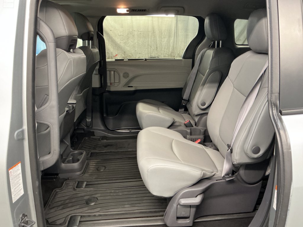 Certified 2021 Toyota Sienna XLE AWD/4WD image 25