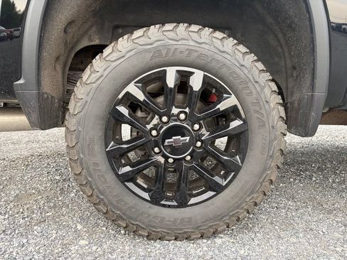 Used 2025 Chevrolet Silverado 2500 LTZ w/ Trail Boss Package AWD/4WD image 11