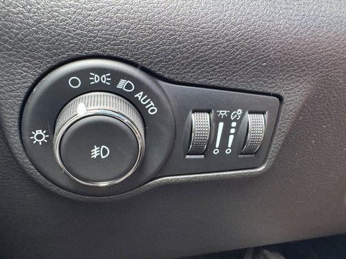 Used 2024 Jeep Compass Limited image 22