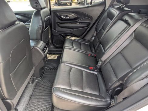 Used 2022 GMC Terrain SLT AWD/4WD image 17