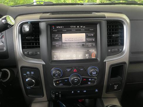 Used 2013 RAM 2500 SLT w/ Luxury Group AWD/4WD image 9