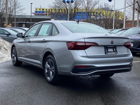 Certified 2024 Volkswagen Jetta SE w/ Panoramic Sunroof Package image 4