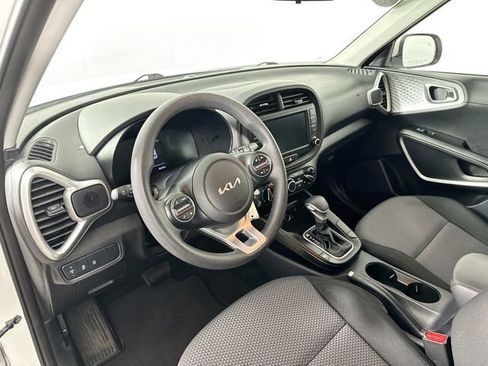 Used 2024 Kia Soul LX w/ Option Group 015 FWD image 10