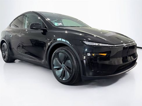 Used 2026 Tesla Model Y 2WD image 33