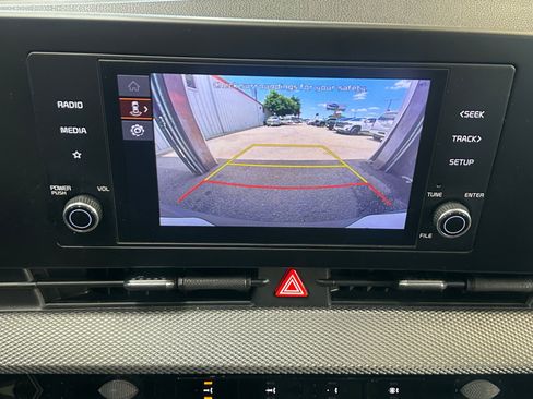 Used 2023 Kia Sportage LX FWD image 15