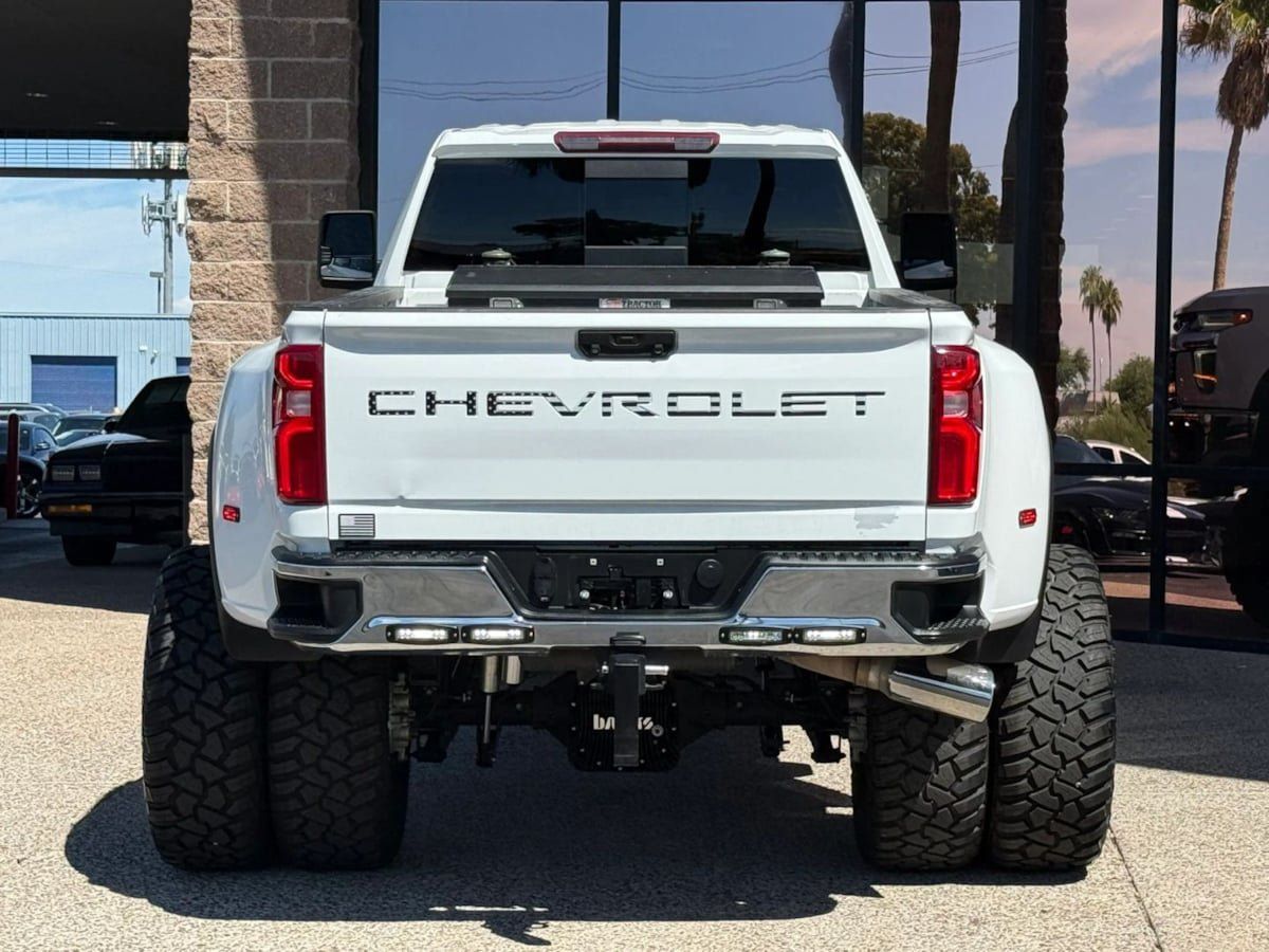 Used 2022 Chevrolet Silverado 3500 LT w/ Convenience Package AWD/4WD image 9