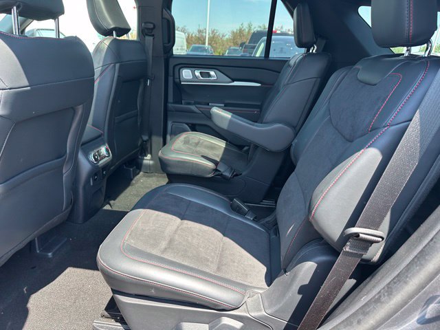 Used 2025 Ford Explorer ST w/ Sun And Sound Package AWD/4WD image 16