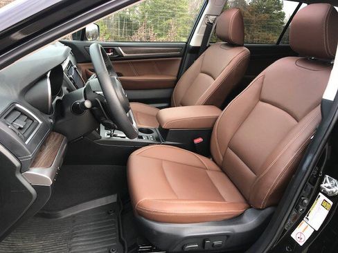 Used 2018 Subaru Outback 2.5i Touring image 6